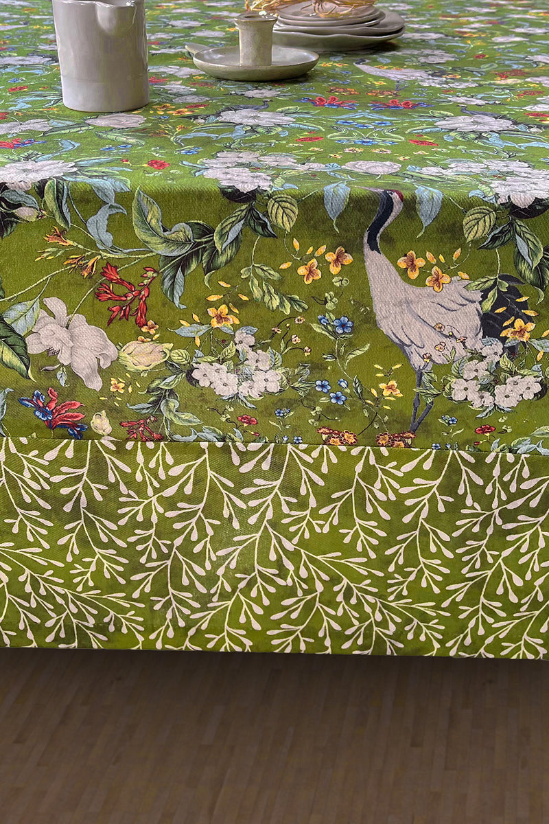 Yeşil Çiçek Desenli Masa Örtüsü
